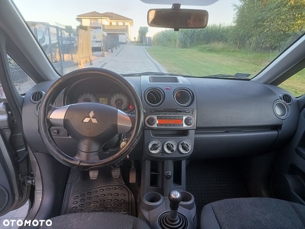 Mitsubishi Colt - 10