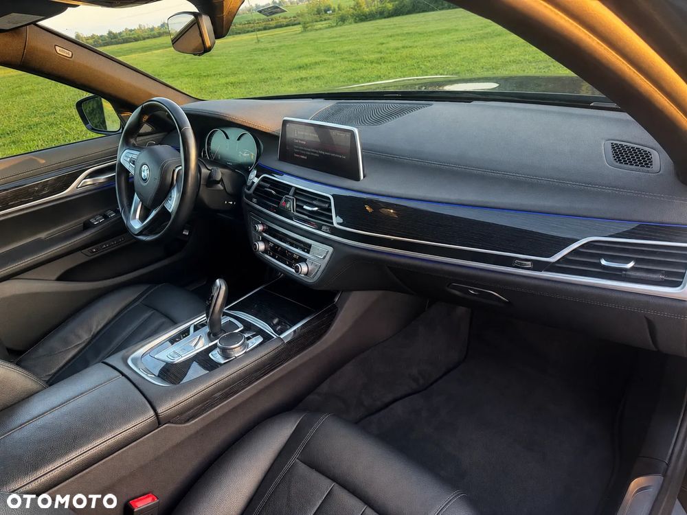 BMW Seria 7 740Li - 19