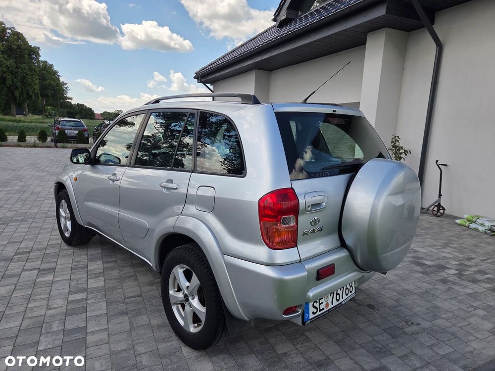 Toyota RAV4 - 6
