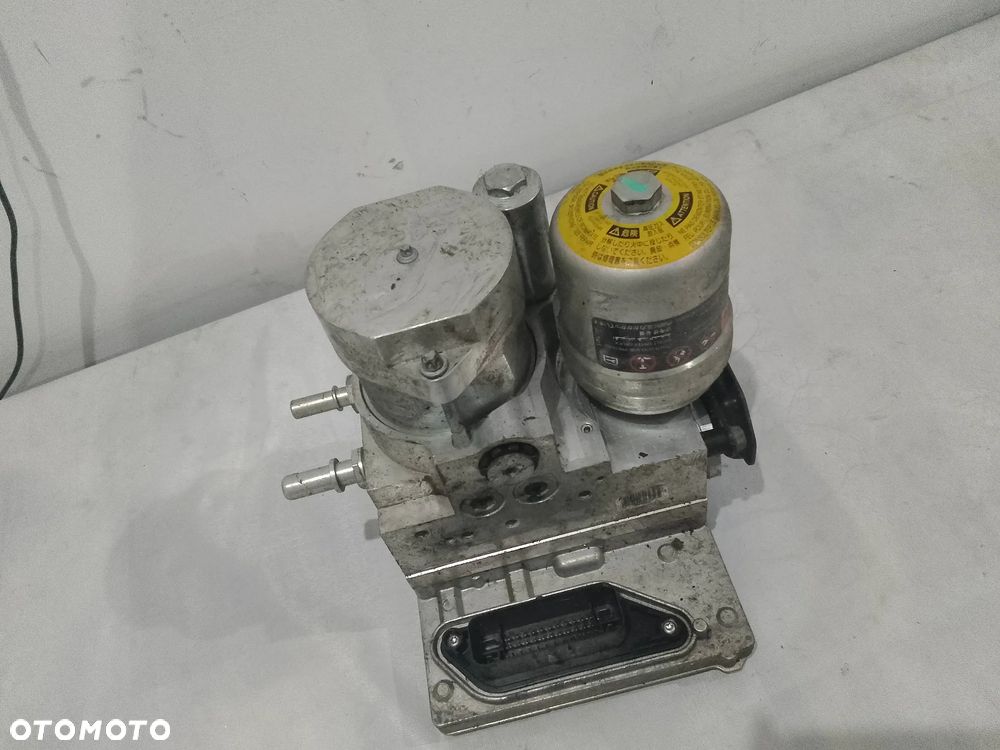 Moduł pompy hamulcowej ABS Fisker Karma C131115400203 - 2