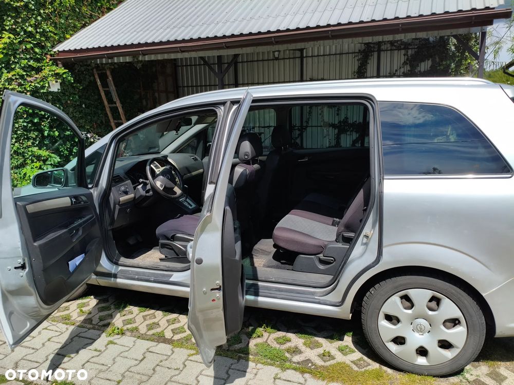 Opel Zafira - 14