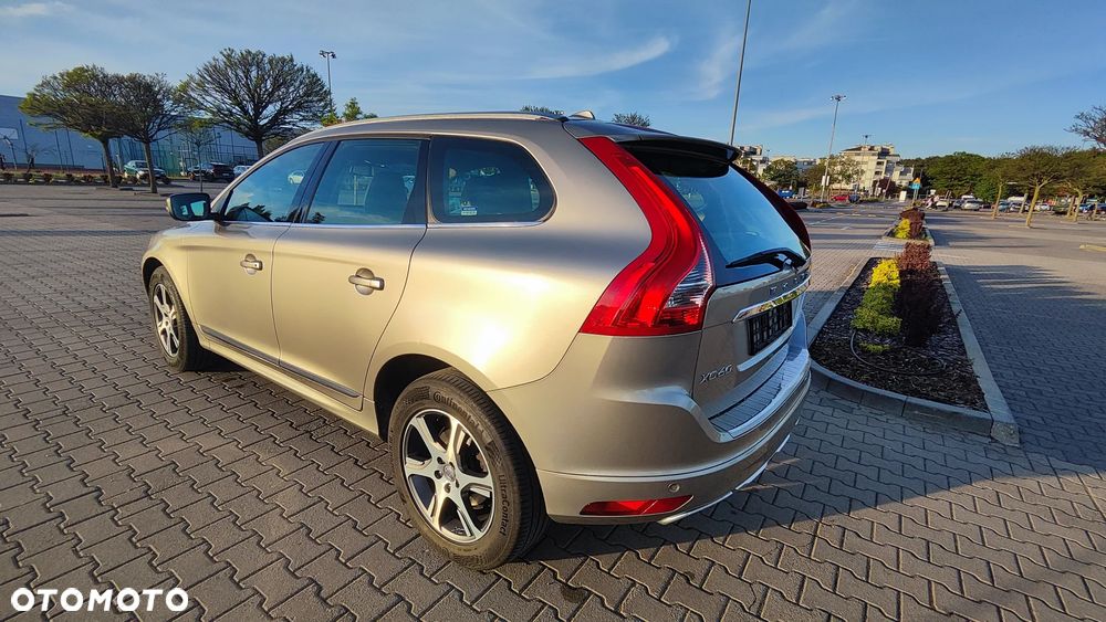 Volvo XC 60 D5 AWD Summum - 6