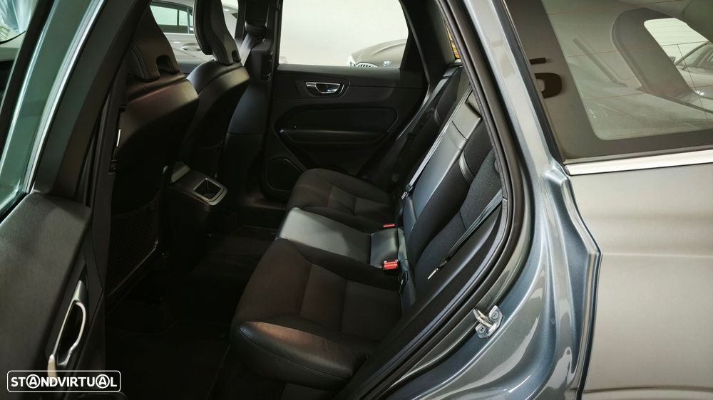 Volvo XC 60 2.0 D3 Momentum Plus - 9