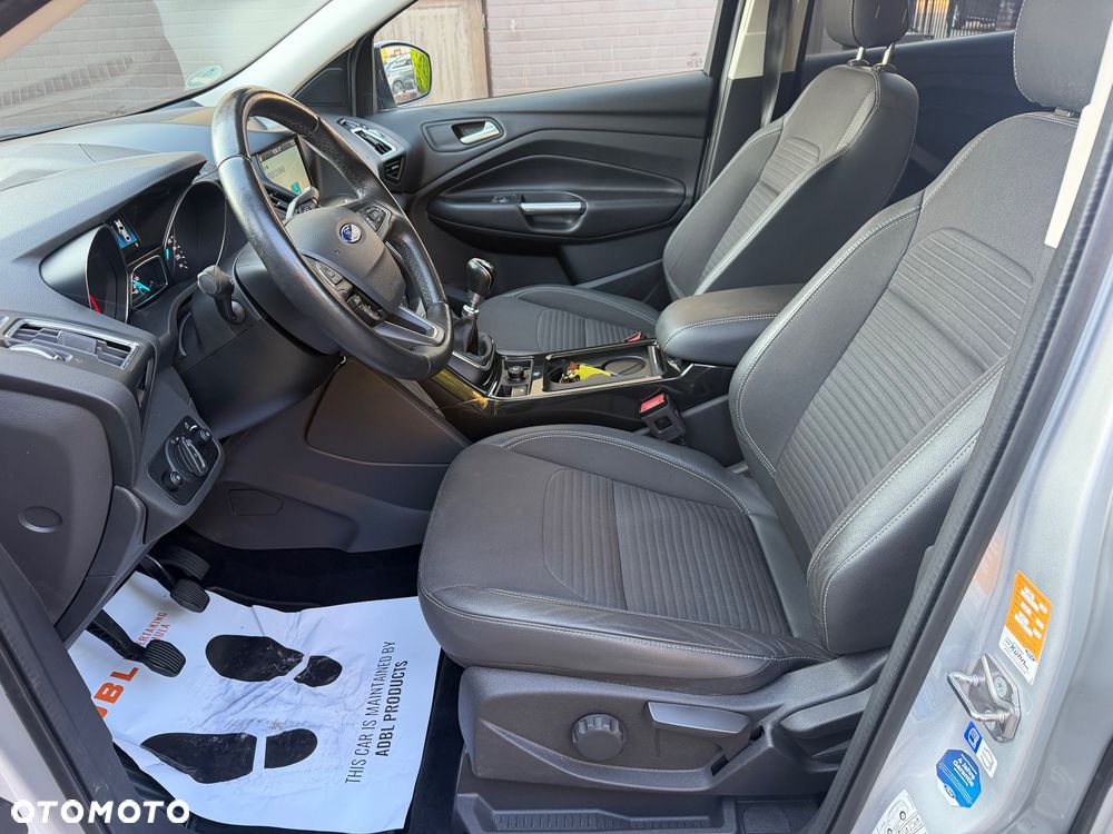 Ford Kuga 2.0 TDCi 2x4 Titanium - 31