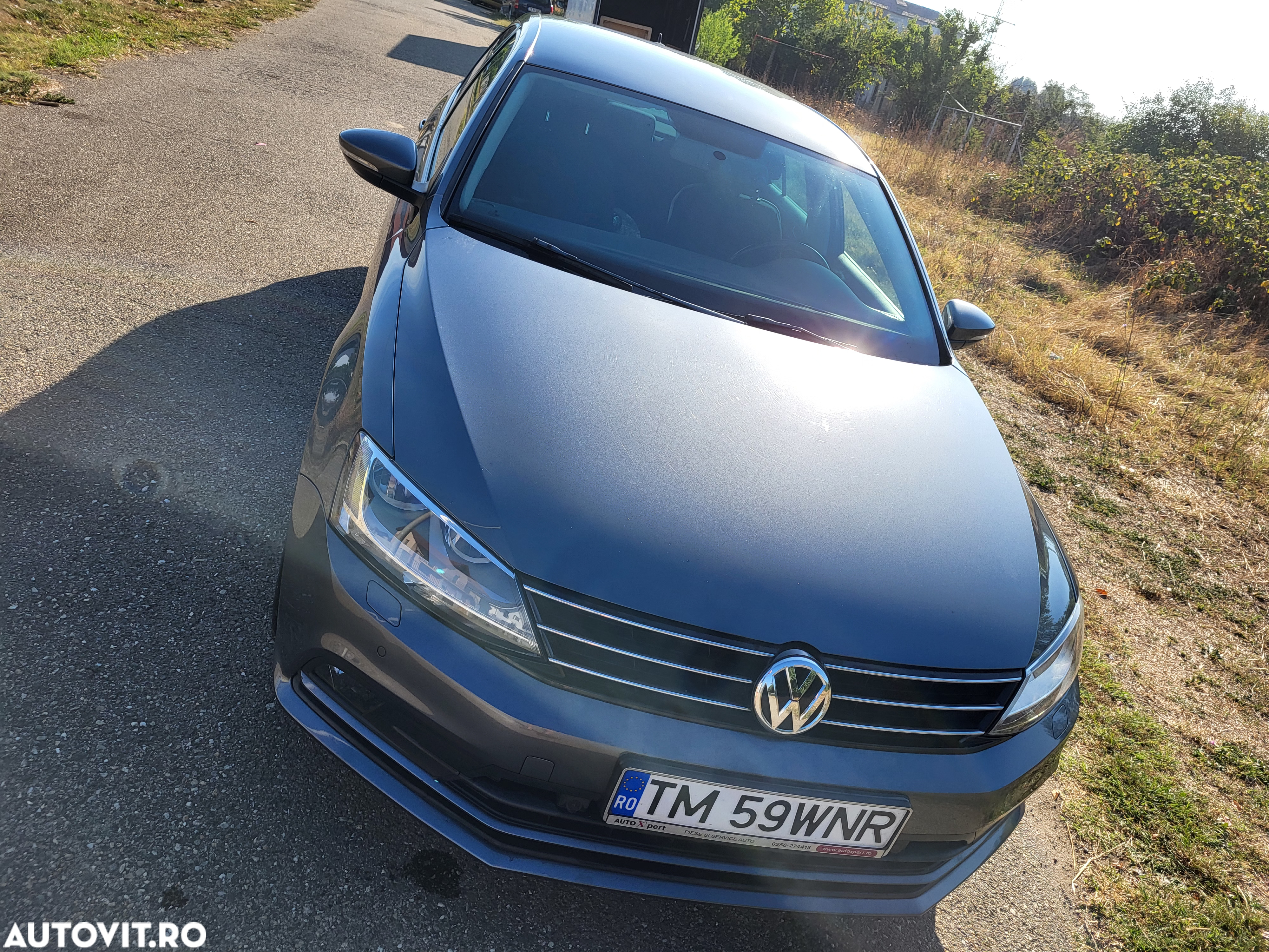 Volkswagen Jetta - 3