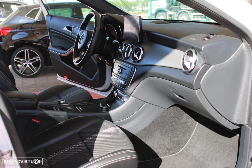 Mercedes-Benz GLA 220 d - 11