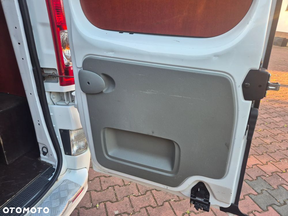 Renault Vivaro - 11
