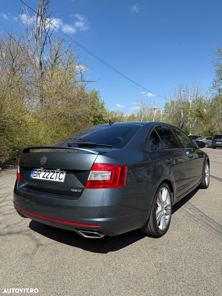 Skoda Octavia 2.0 TDI DSG RS - 2
