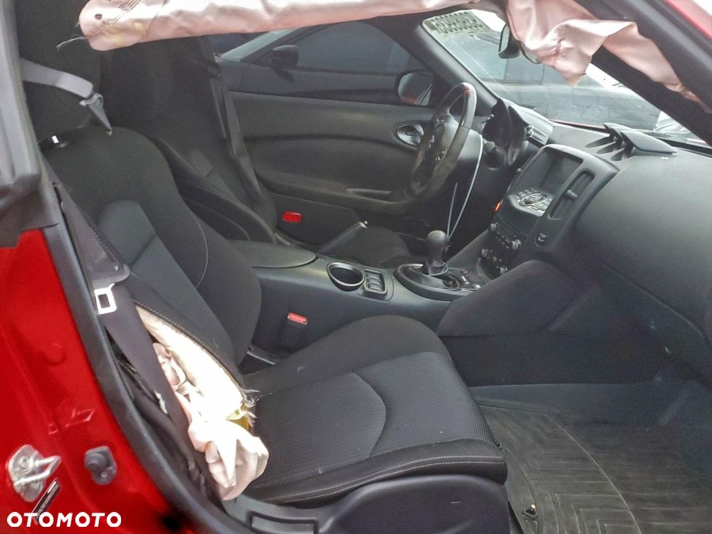 Nissan 370 Z - 11