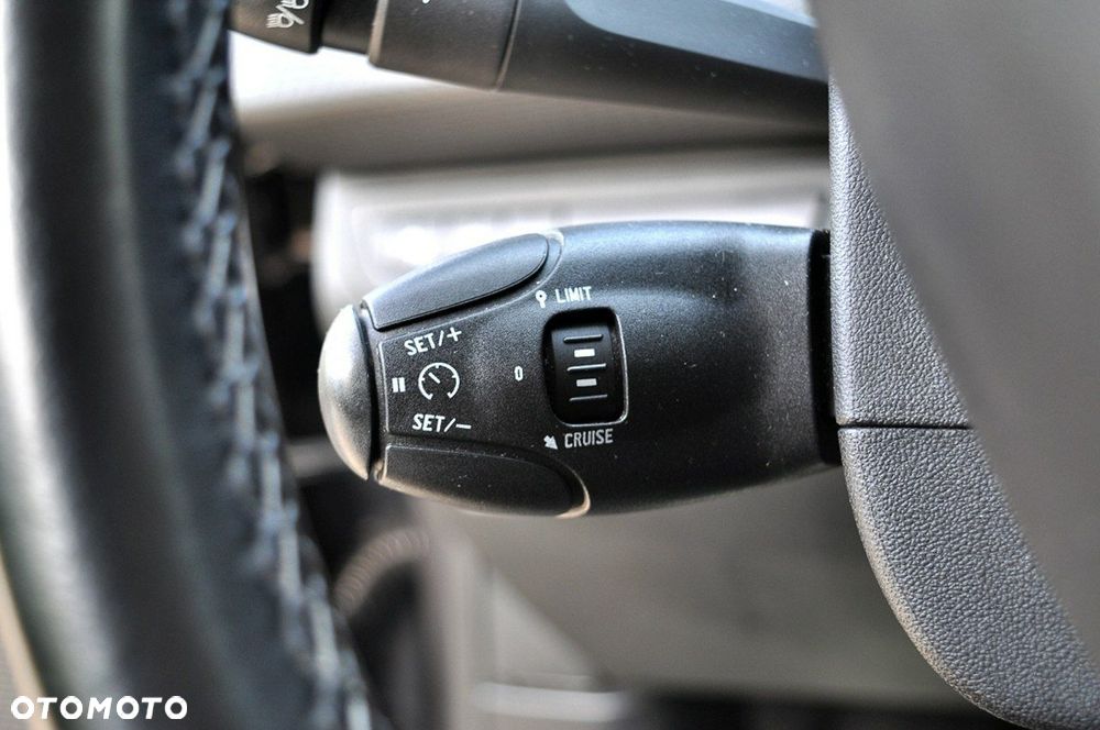 Peugeot 2008 1.2 Pure Tech GPF Allure S&S - 25