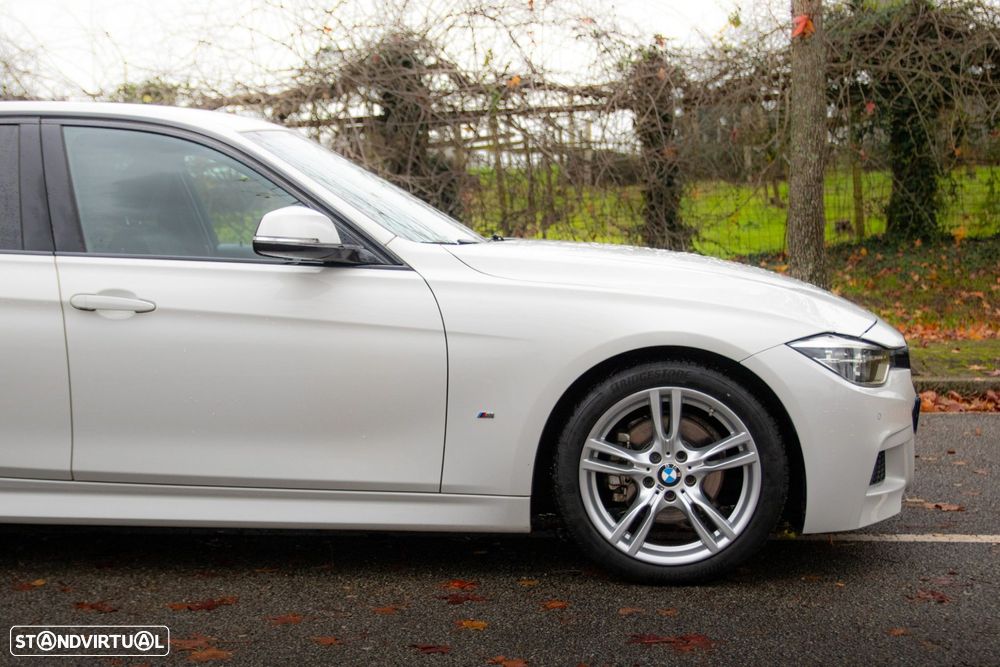 BMW 330 e iPerformance Pack M - 19