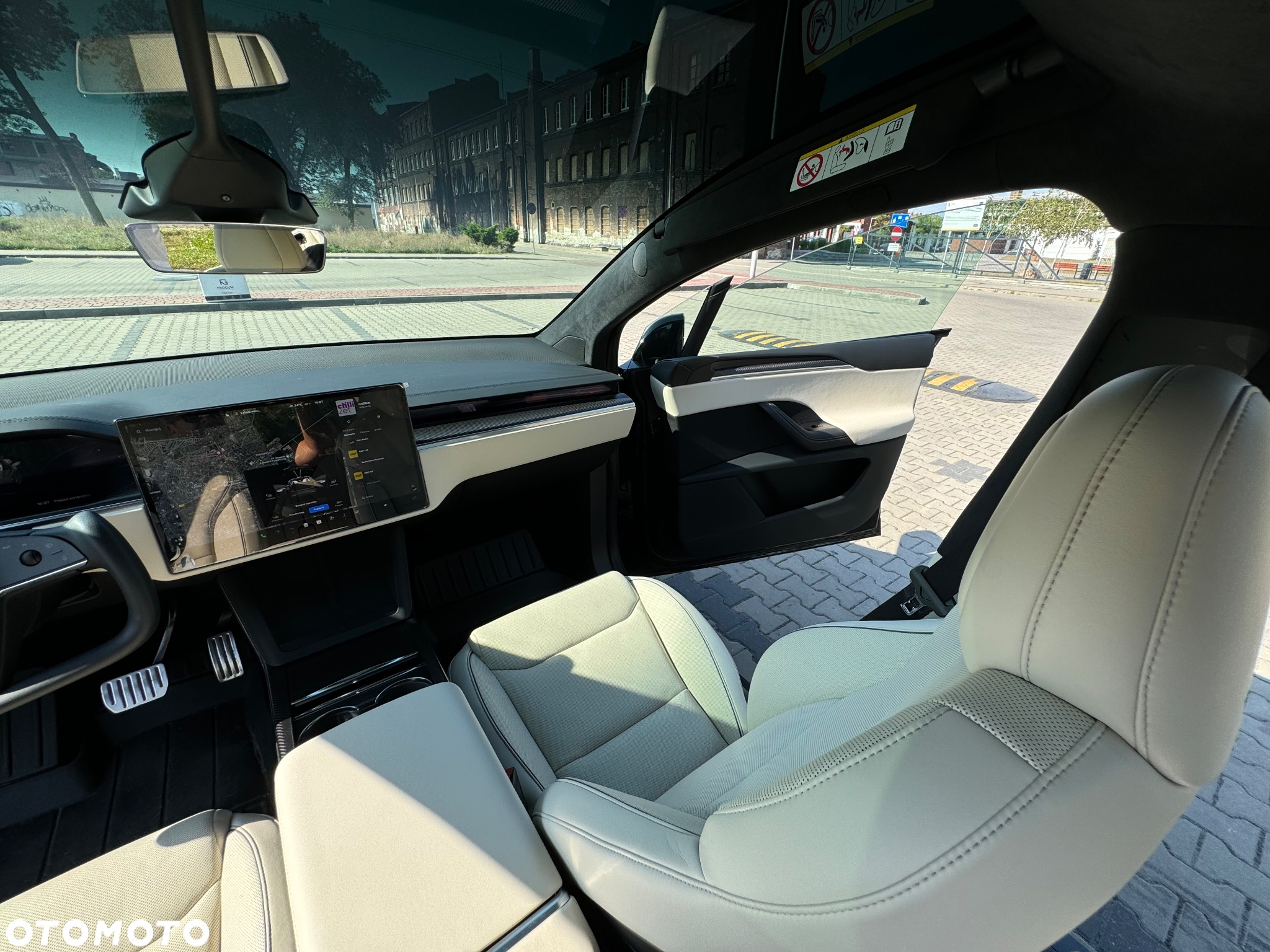 Tesla Model X Plaid - 28