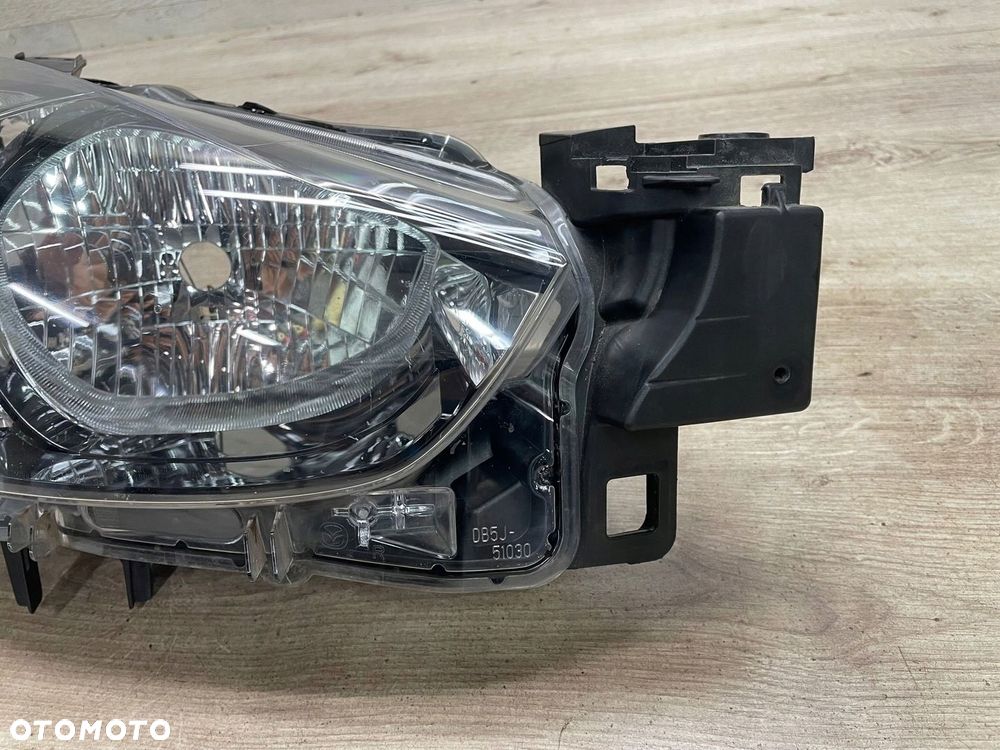 Mazda 3 II 2014 Przód strona prawa Lampa przednia - 2