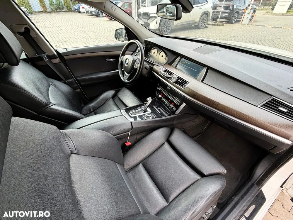 BMW Seria 5 530d xDrive Gran Turismo - 27