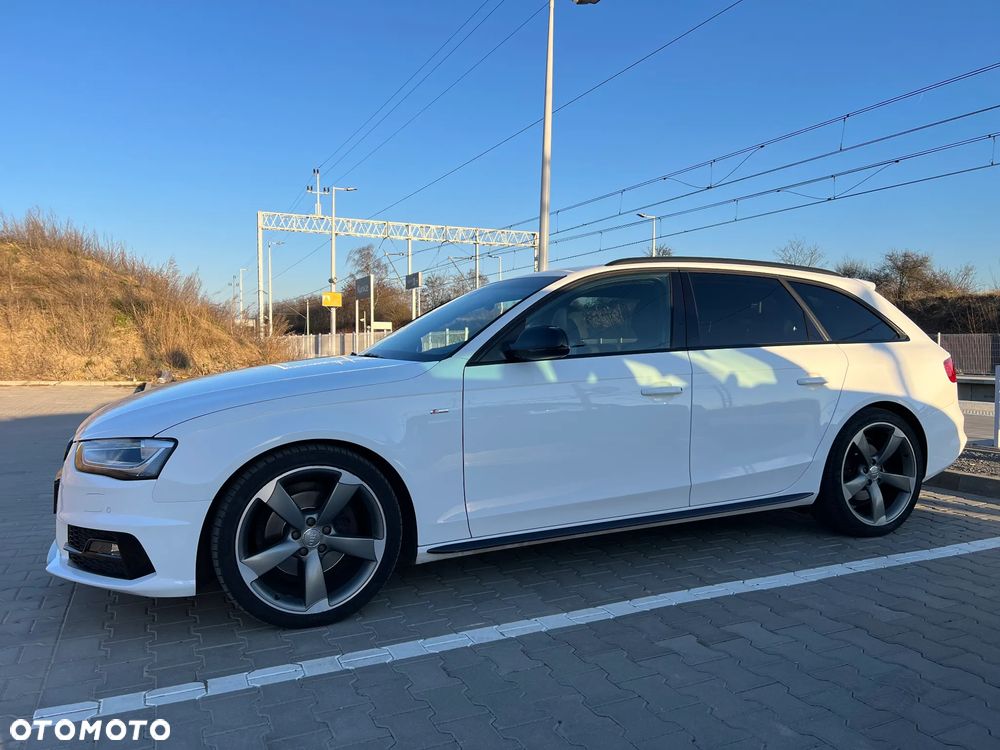 Audi A4 Avant 2.0 TDI DPF clean diesel quattro S tronic S line Sportpaket - 4
