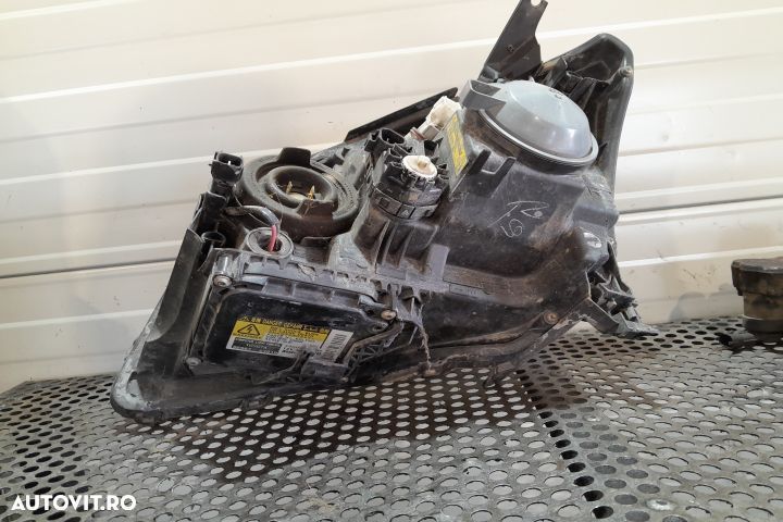 Far dreapta Toyota Avensis 2 T25 [facelift] [2006 - 2009] wagon 2.2 D - 3