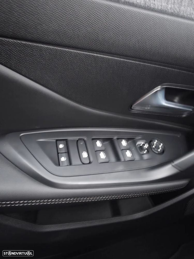 Peugeot 308 1.6 Hybrid Allure e-EAT8 - 15