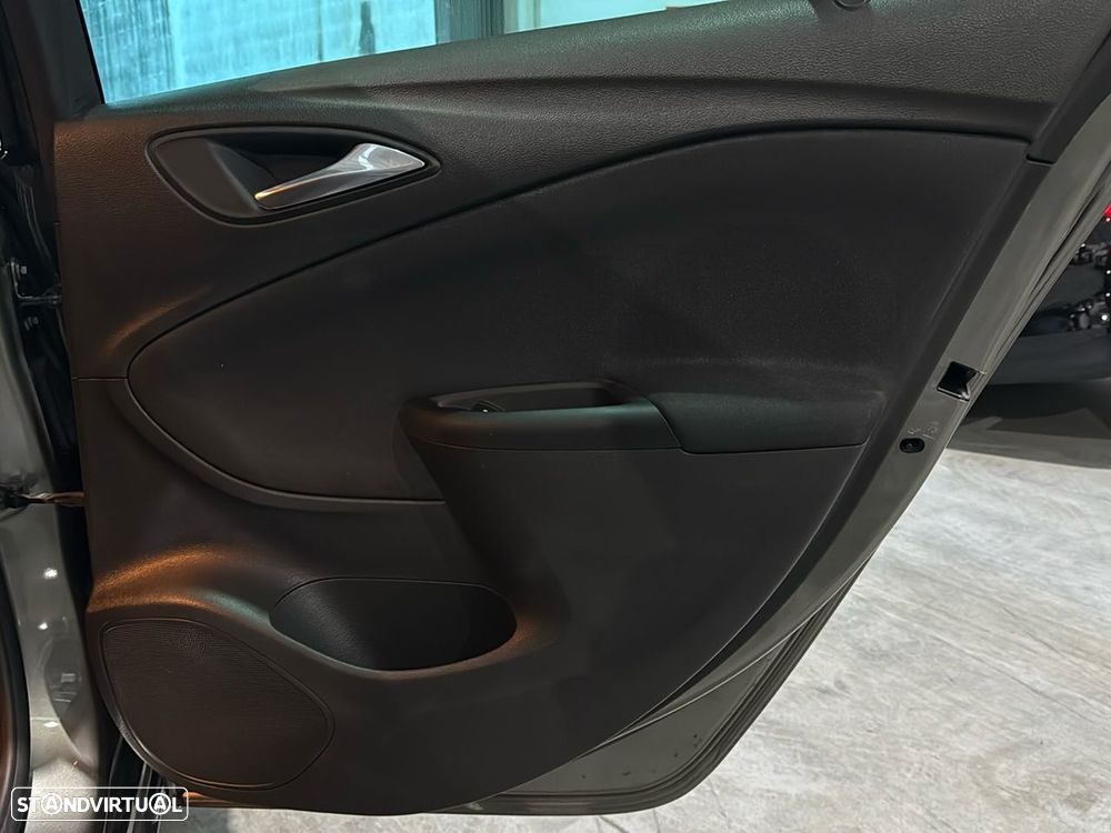 Opel Astra Sports Tourer - 20