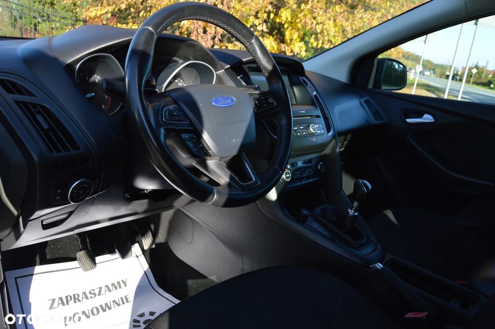 Ford Focus 1.0 EcoBoost Titanium Design - 11