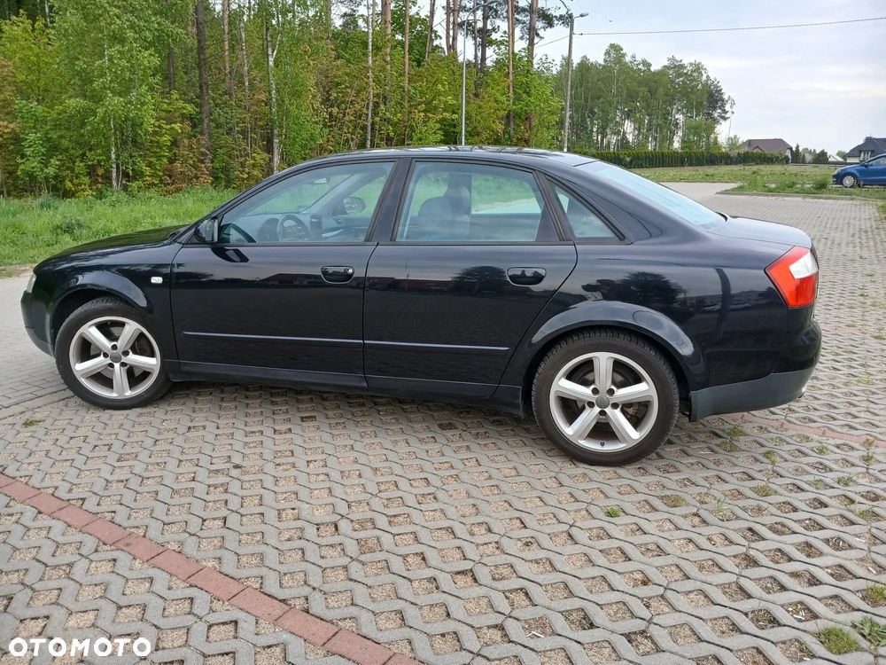 Audi A4 Limousine - 15