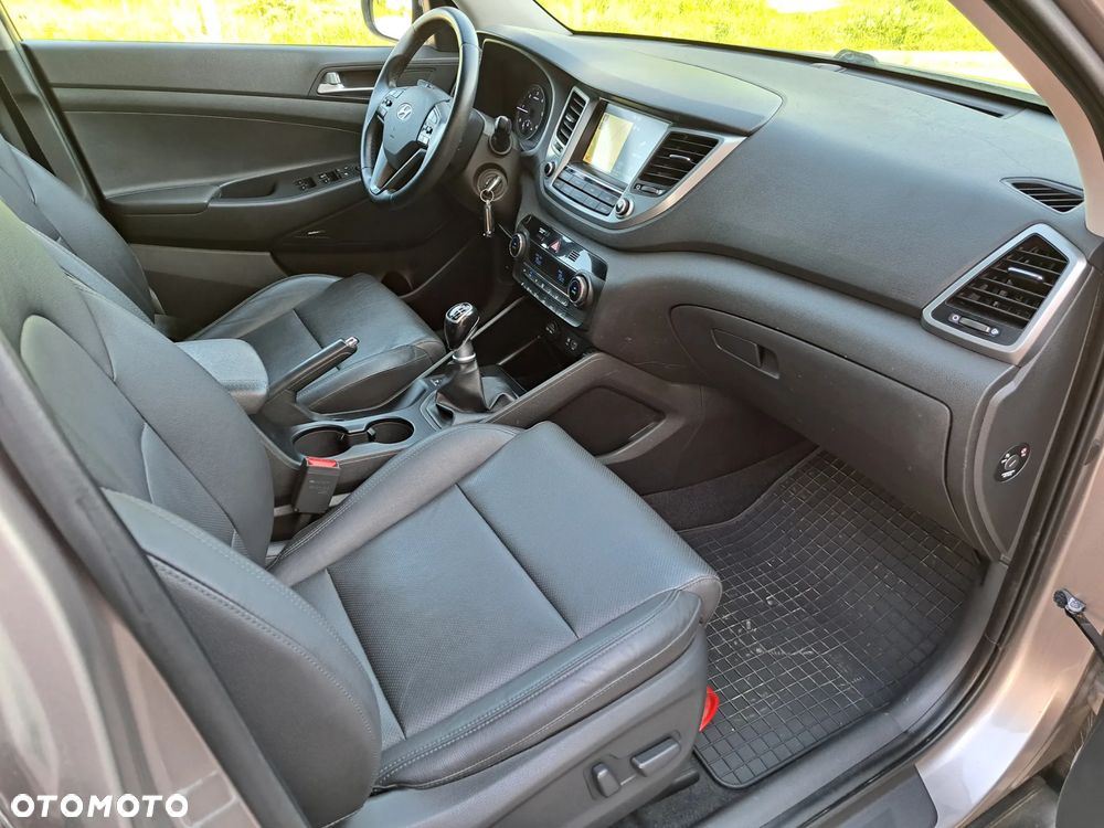 Hyundai Tucson - 16