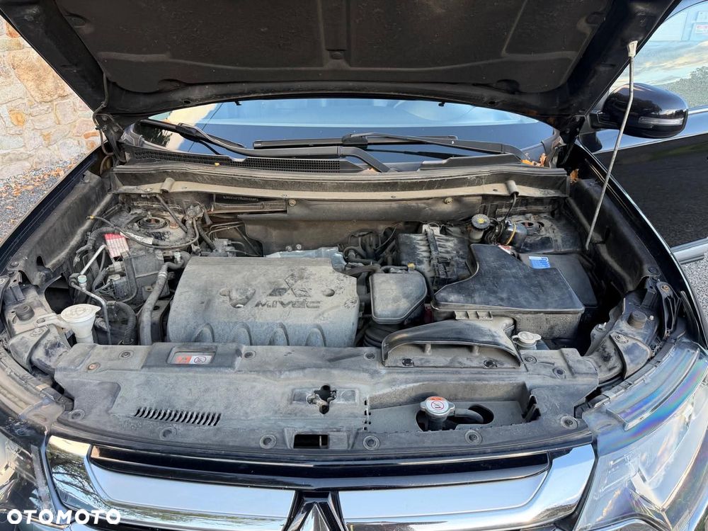 Mitsubishi Outlander 2.0 Intense + 4WD CVT - 8