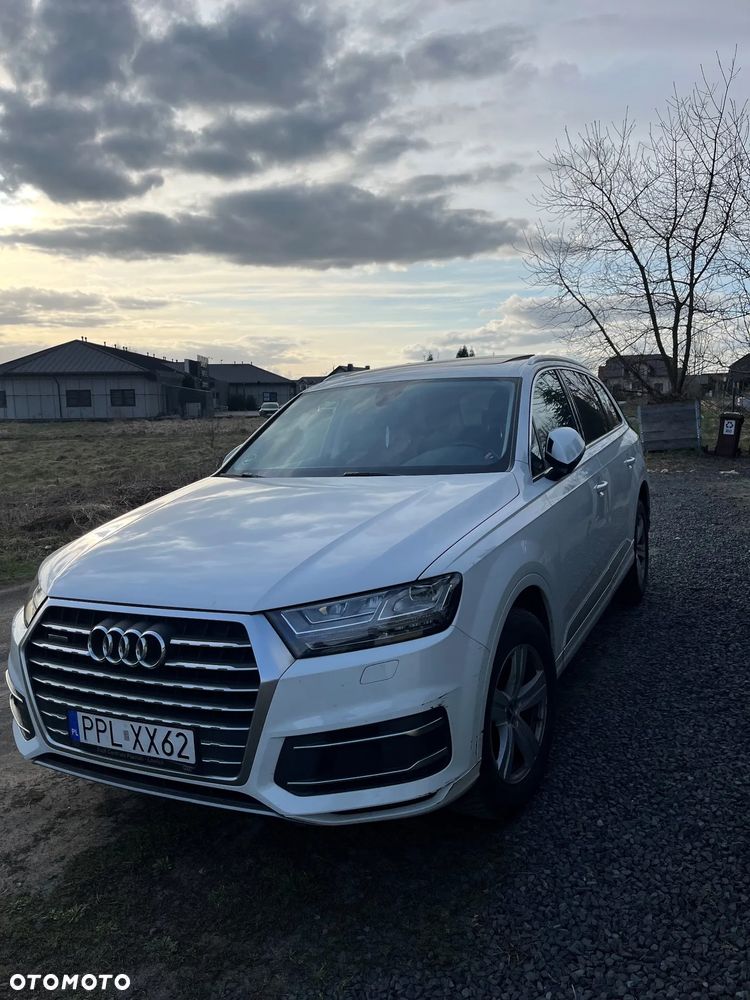 Audi Q7 - 1