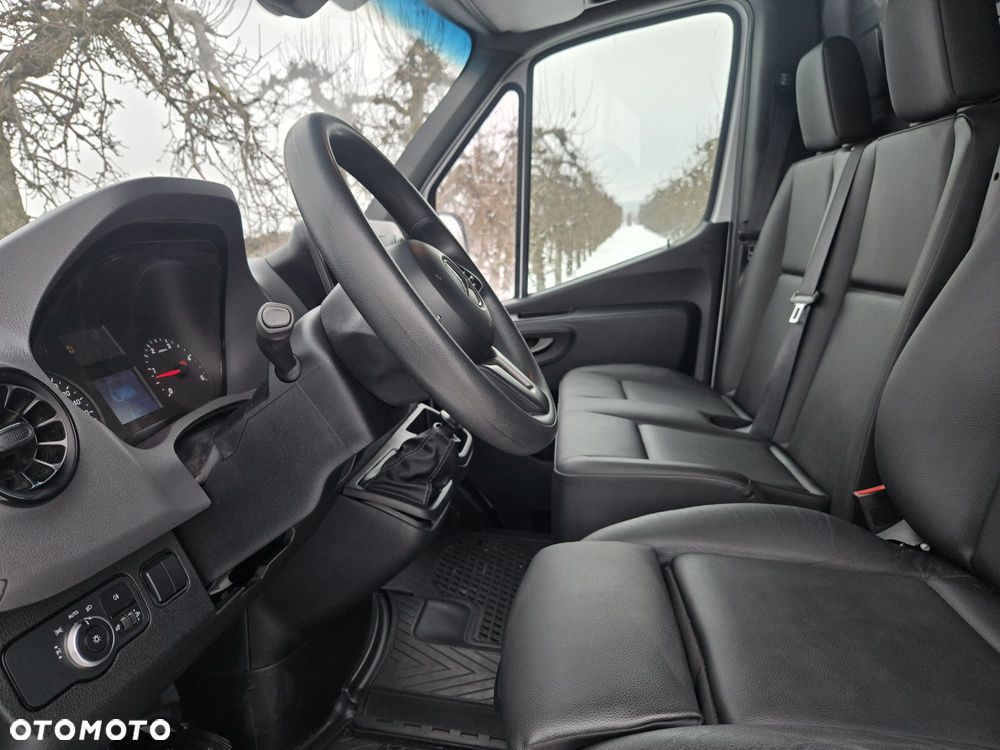 Mercedes-Benz SPRINTER - 10