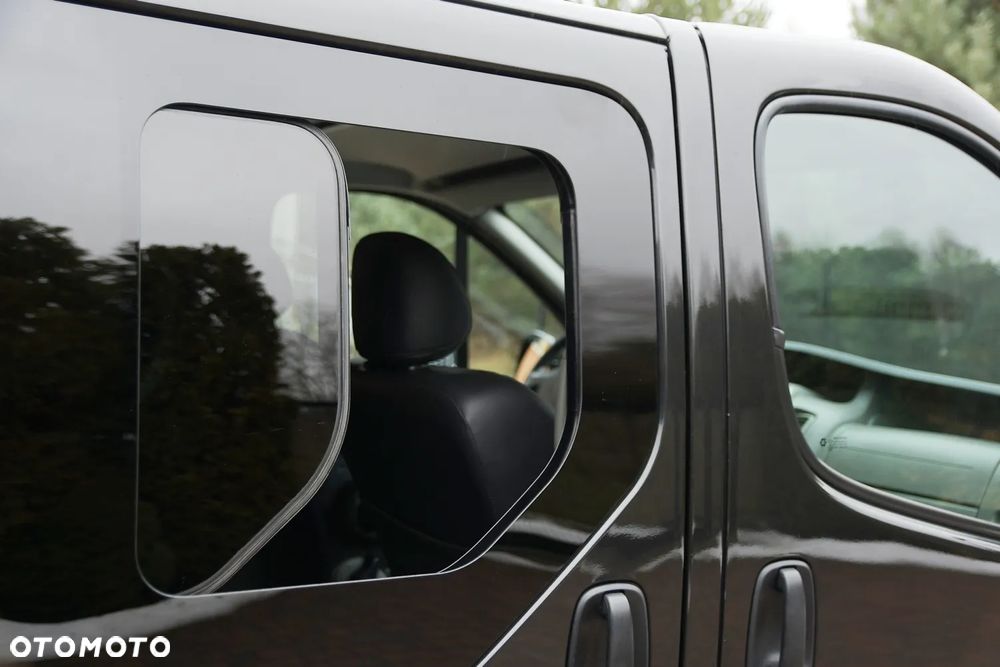 Renault Trafic Grand Passenger Black Edition - 20