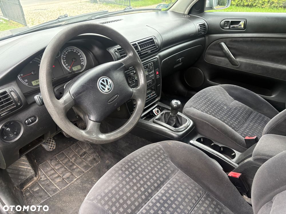 Volkswagen Passat - 11
