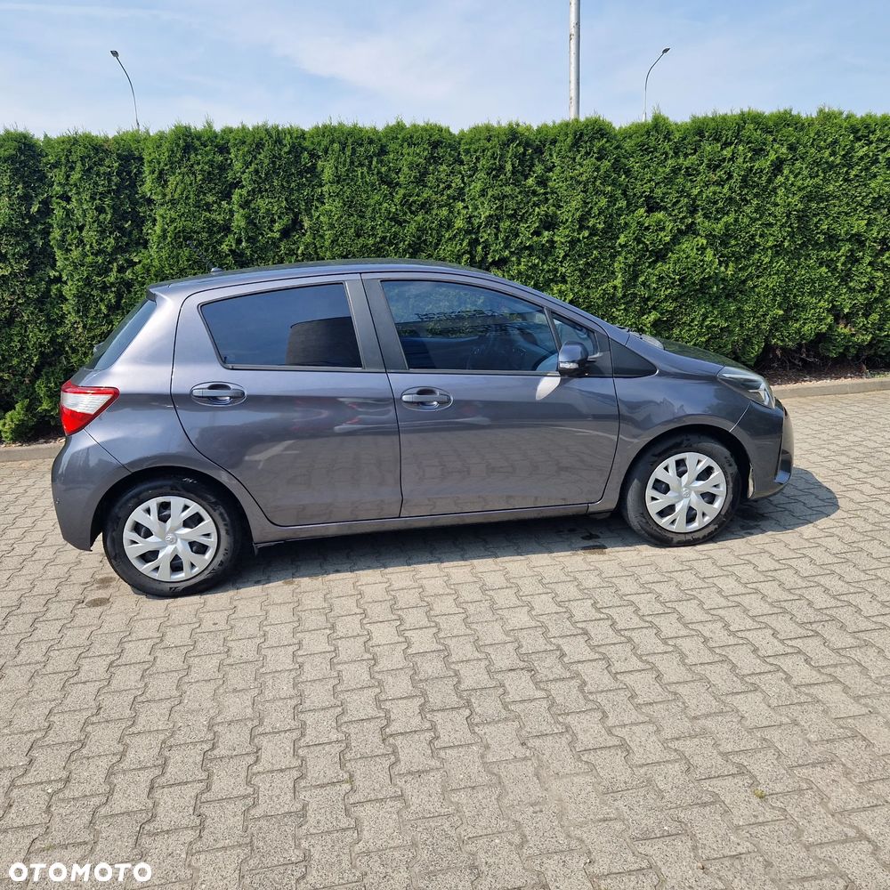 Toyota Yaris Hybrid 100 Sol - 5