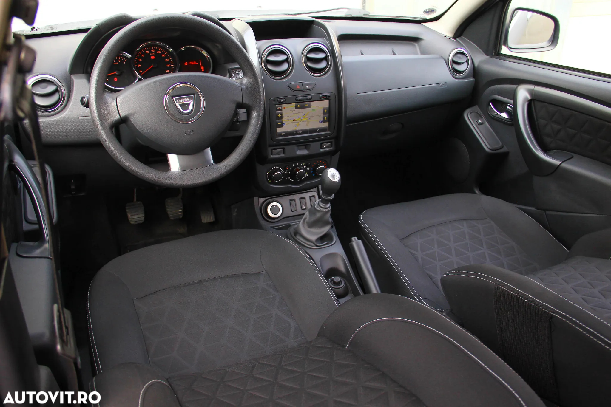 Dacia Duster 1.5 dCi 4x4 Laureate - 9