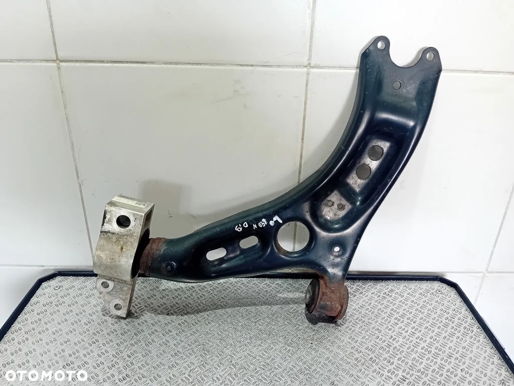 wahacz lewy przód Seat Leon II 2009 - 1