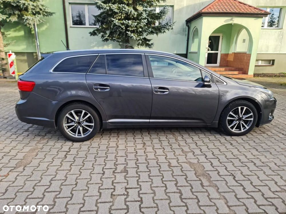 Toyota Avensis 2.2 D-CAT Premium - 10