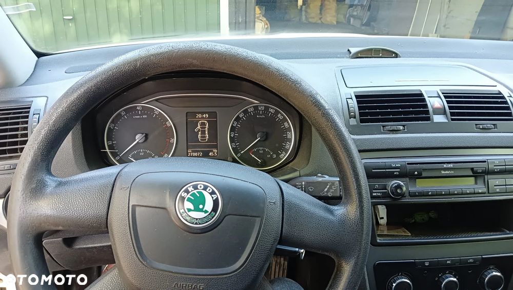 Skoda Octavia 1.6 Combi Classic - 10