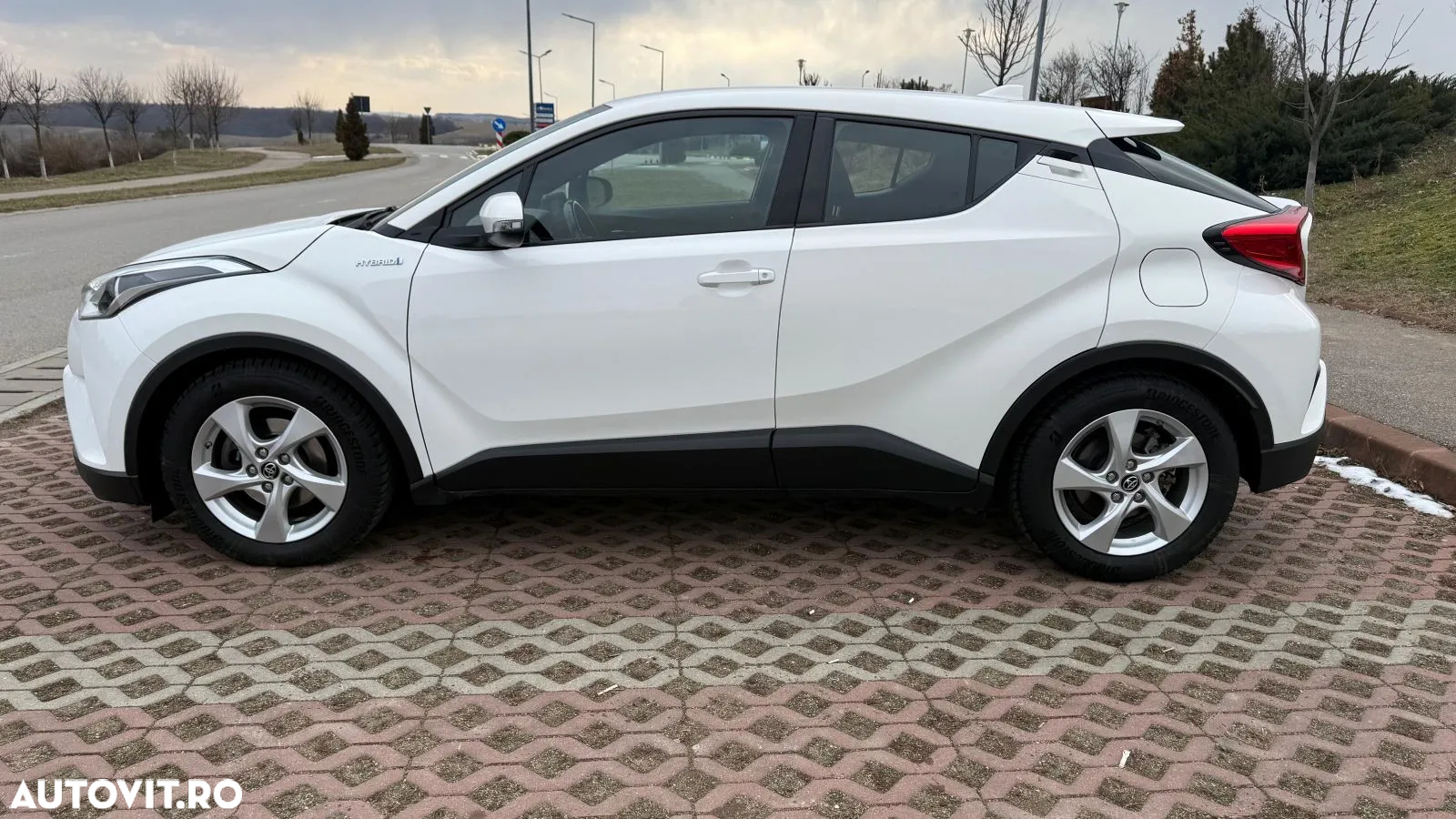 Toyota C-HR 1.8 HSD 4x2 CVT C-enter - 2