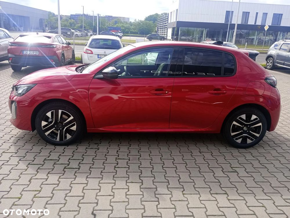 Peugeot 208 - 8