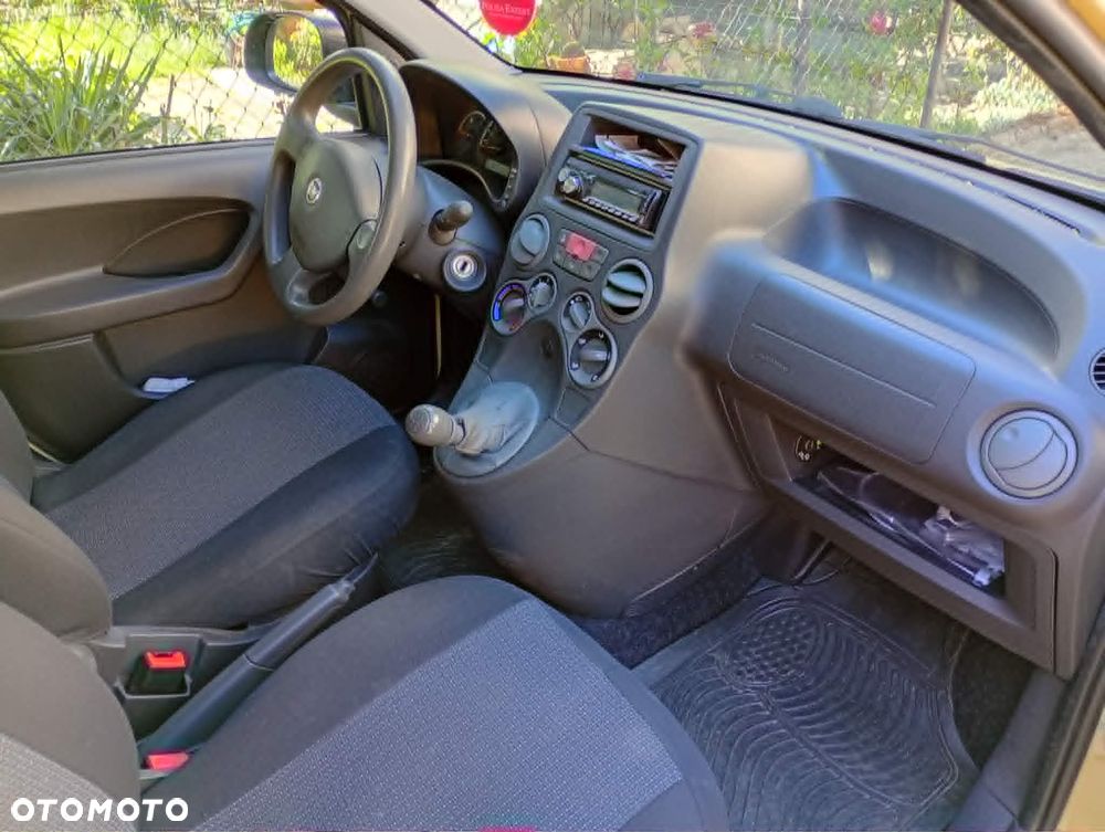 Fiat Panda 1.1 Active dla kobiet - 9