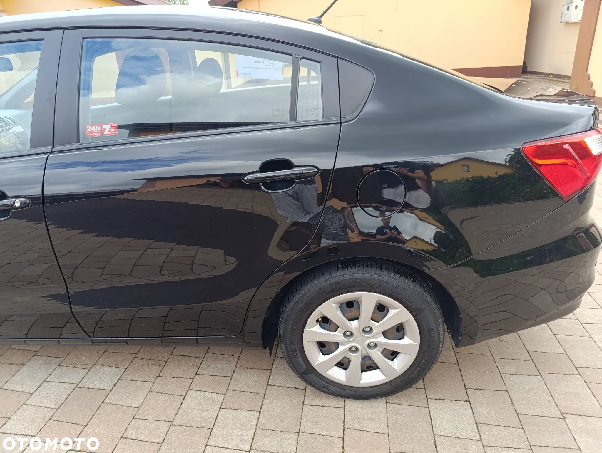 Kia Rio 1.2 L - 6