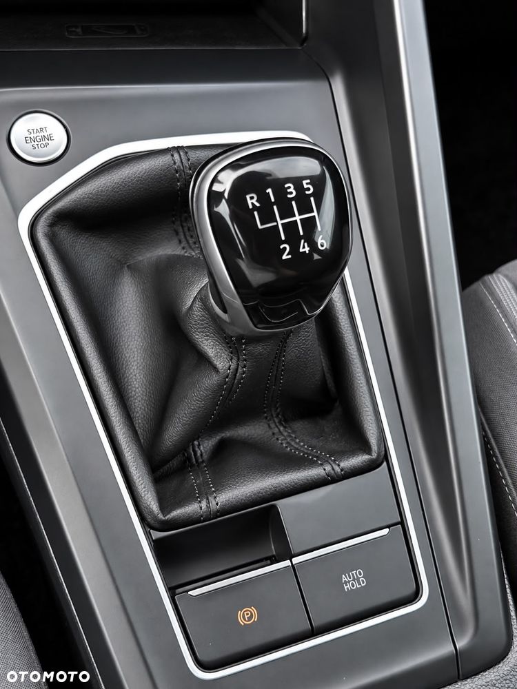 Volkswagen Golf 1.5 TSI EVO Style - 29