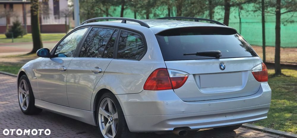 BMW Seria 3 318i Touring - 8