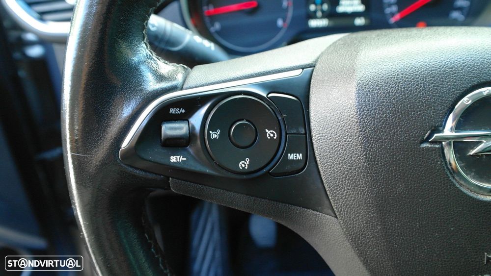 Opel Crossland X 1.2 T Innovation - 31