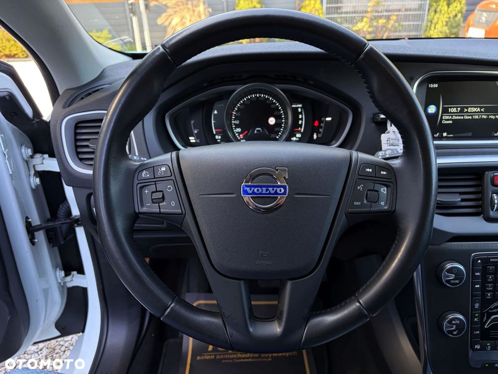 Volvo V40 D4 Geartronic Momentum - 23