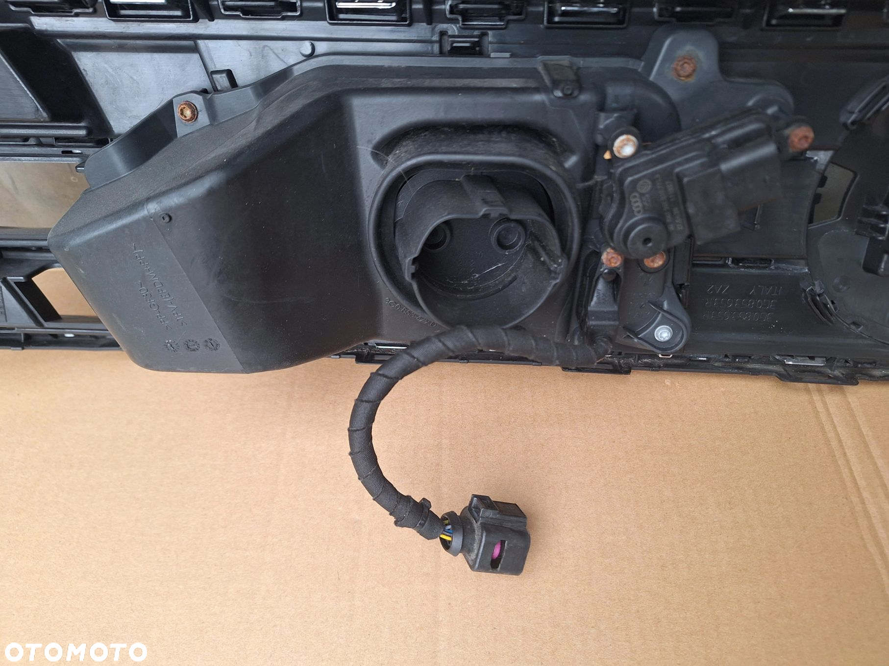 VW PASSAT B8 GTE LIFT 19- ATRAPA GRILL GNIAZDO ŁADOWANIA 3G0853479D WYSYŁKA 24H - 13