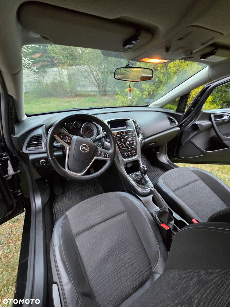 Opel Astra 1.4 Turbo Exklusiv - 11