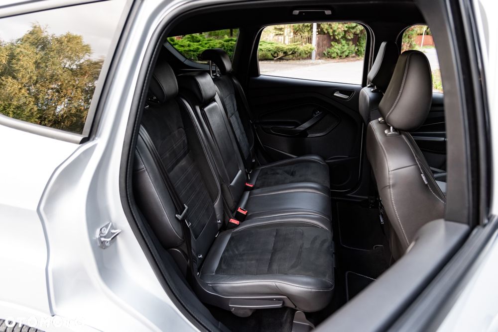 Ford Kuga 2.0 TDCi 4x4 ST-Line - 23