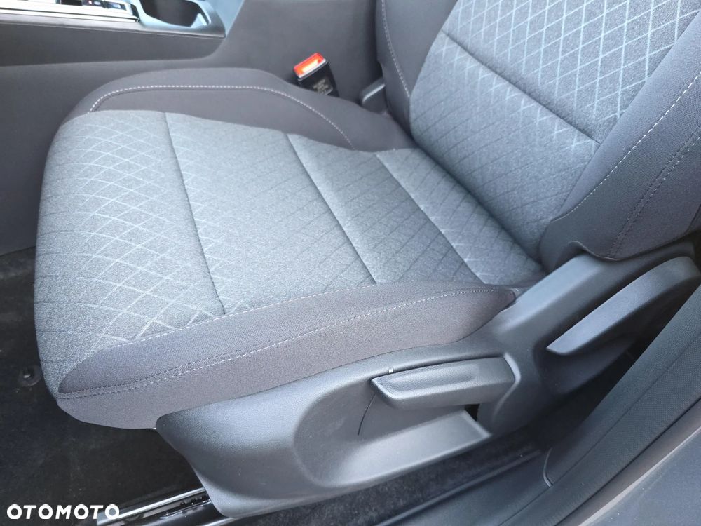 MG ZS Hybrid+ Standard - 13