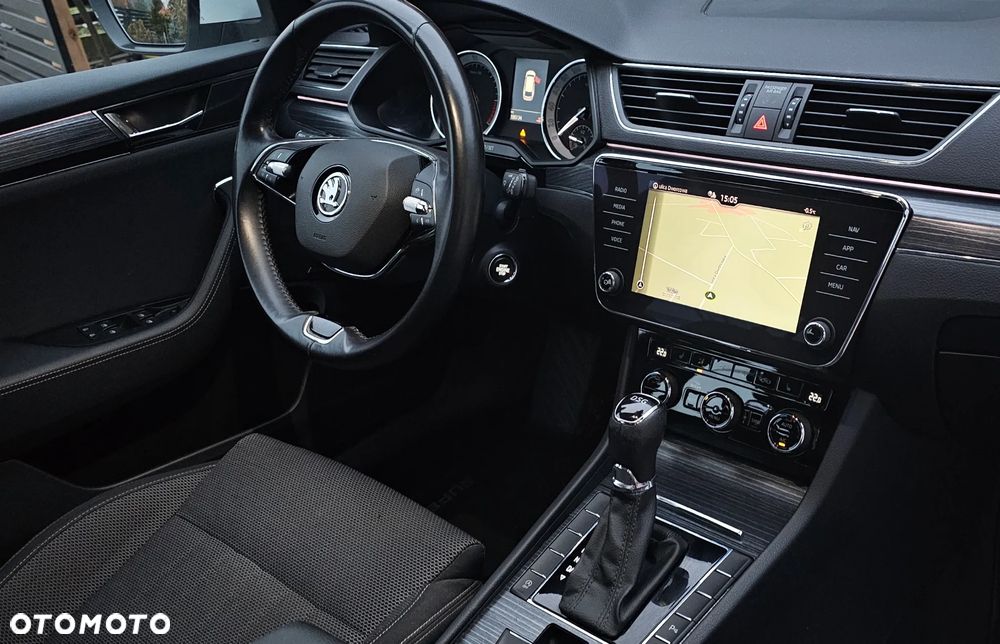 Skoda Superb 2.0 TDI DSG Premium Edition - 18