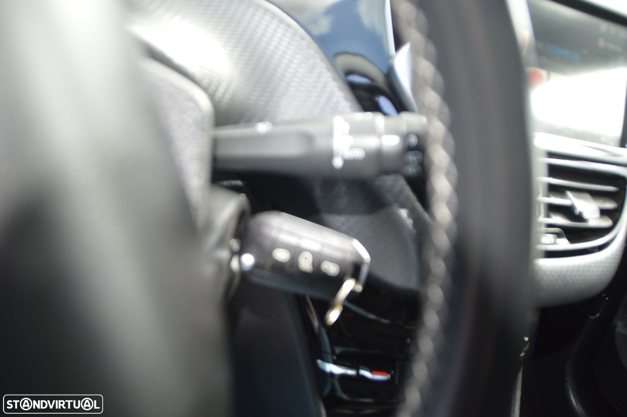 Peugeot 2008 1.2 PureTech Allure - 42