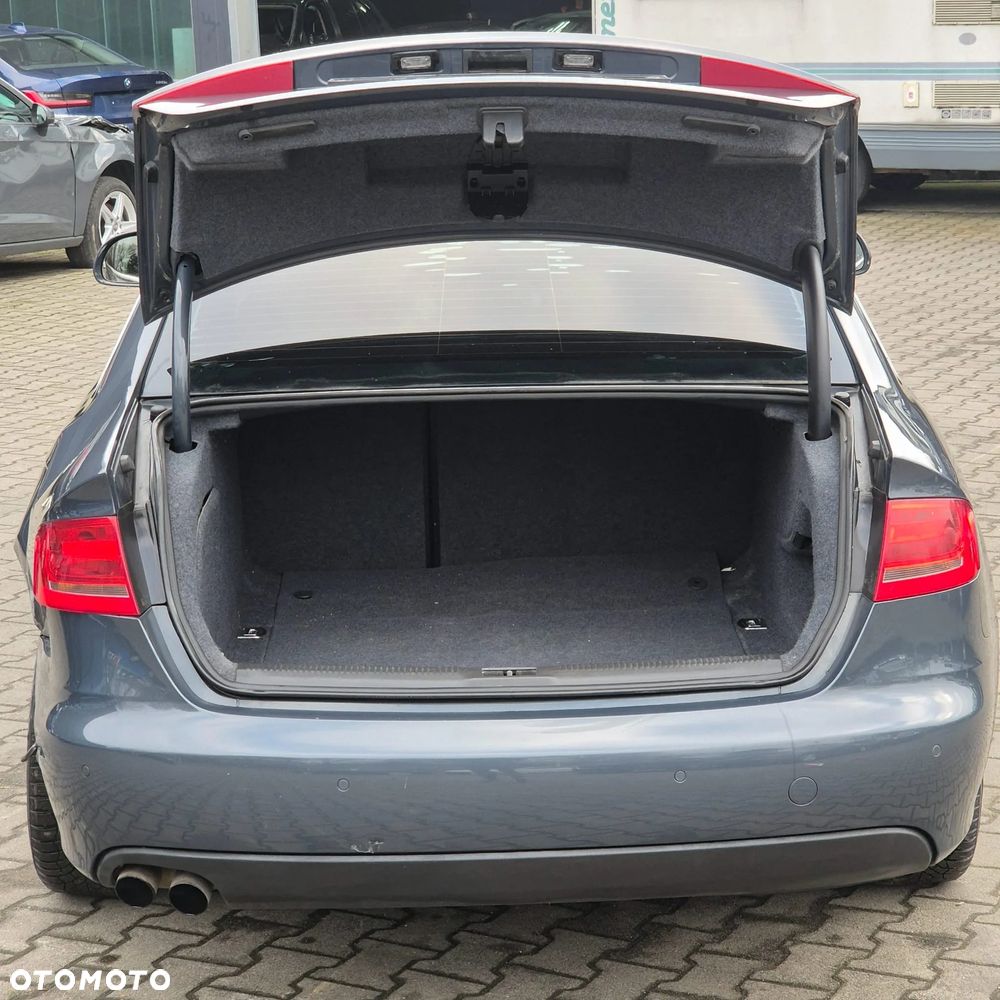 Audi A4 Limousine - 9